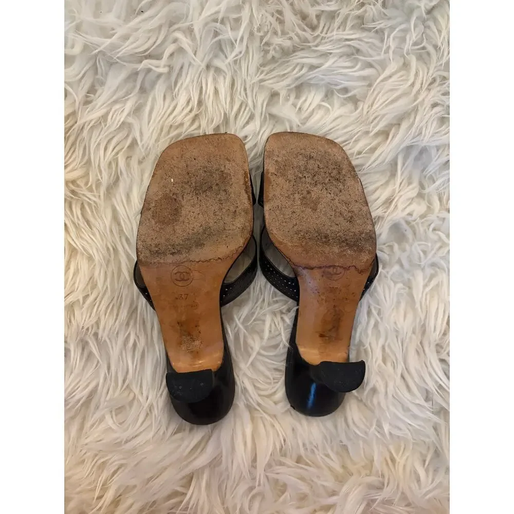 CHANEL shape days insole